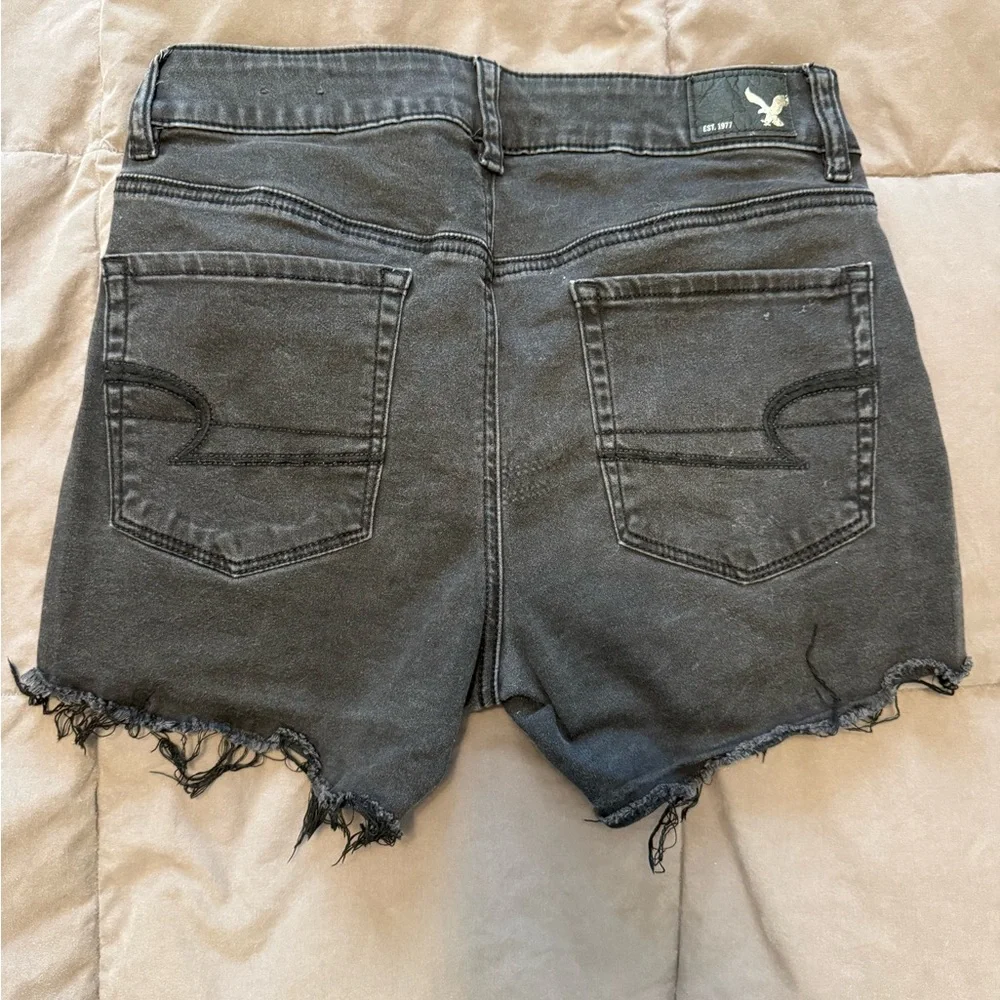 American Eagle Outfitters Black Jean Shorts with Distressed Hem - Picture 4 of 4
